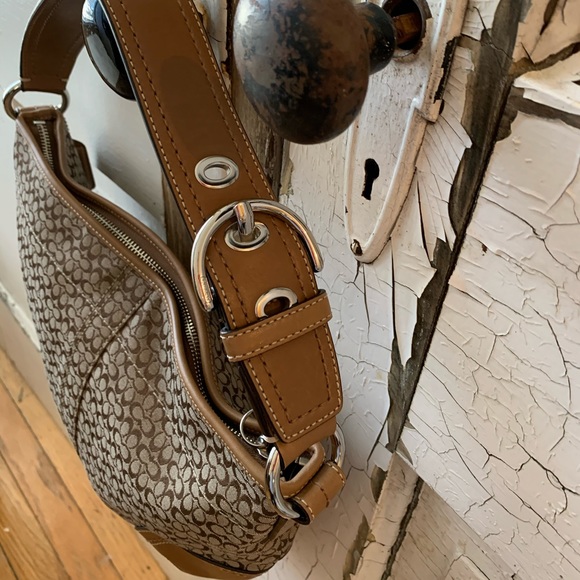 Coach brown tan logo shoulder bag - Picture 3 of 7